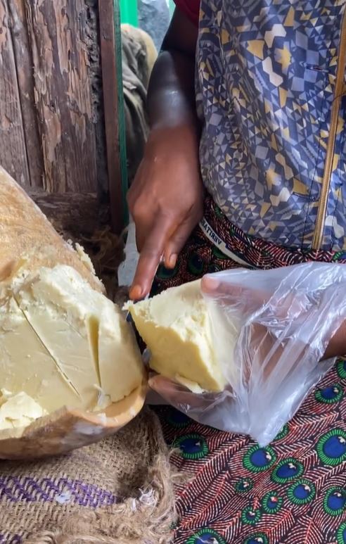 Ghanaian Unrefined Shea Butter Ghana in Full calabash design